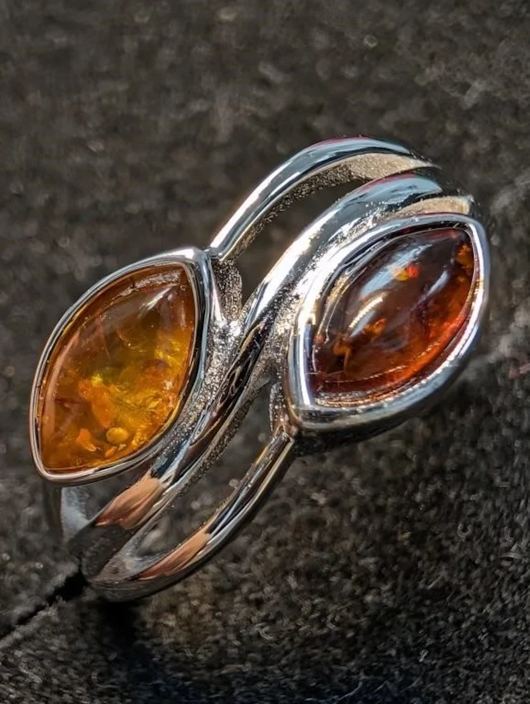 $200, SILVER(3g), AMBER.RING, size , retail value