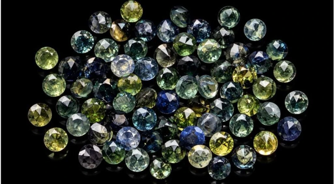 $200, sapphire (approx 2.5ct)gemstone, retail valu