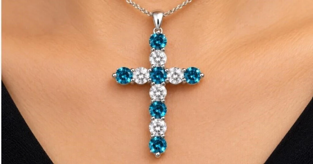 $1200, 14kdiamond (0.18ct)pendant, retail value $1