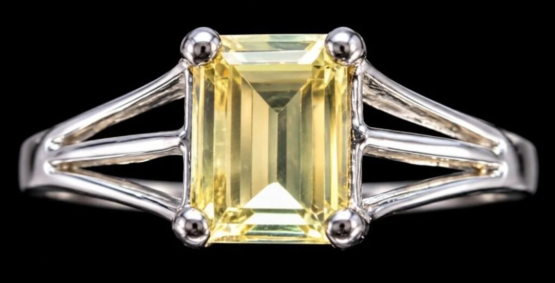 $2200, pt 950(2.22g), zultanite (0.4ct)ring, size