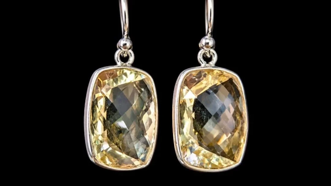$120, silver(3.5g), earring, retail value $120