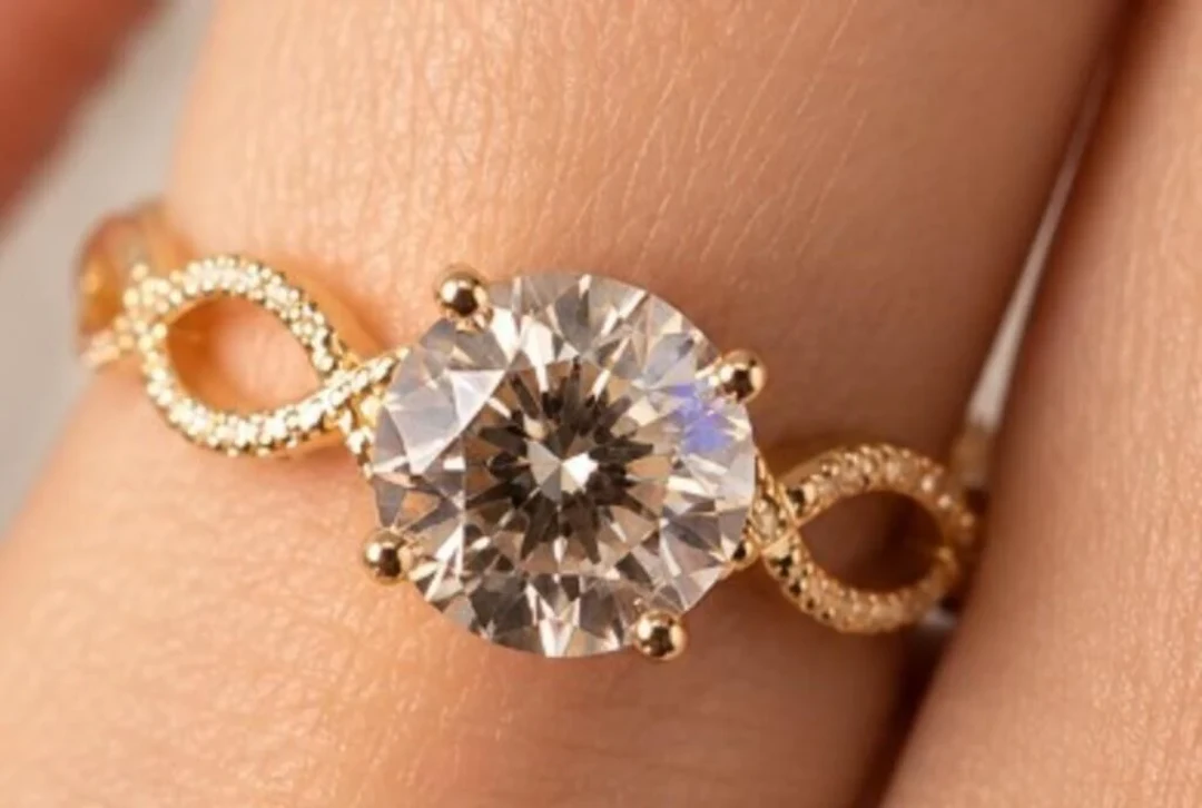 $4400, 10k(2.2g), lab diamond (1.5ct)Ring, size 6