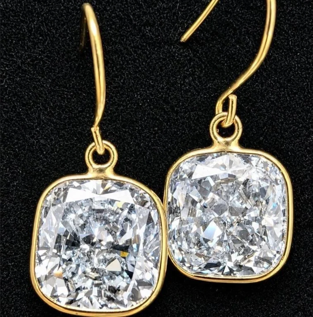 $2400, 10k(1.13g), lab diamond (4.4ct) earring, a