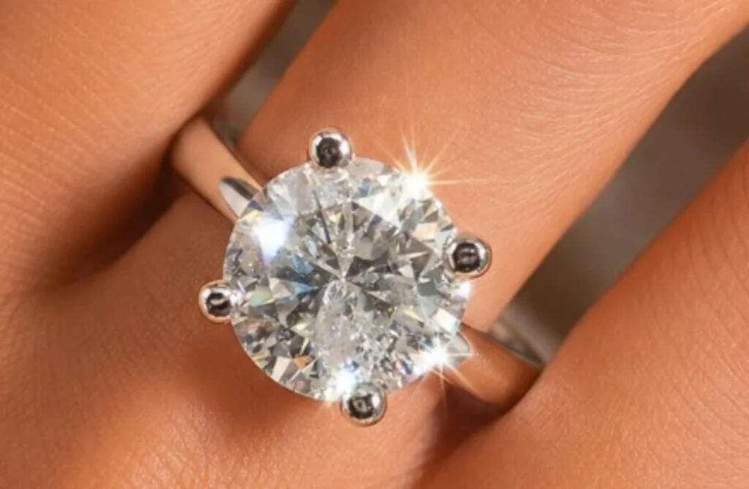 $10485, 10k(2.64g), diamond (1.15ct)ring, size 6.7