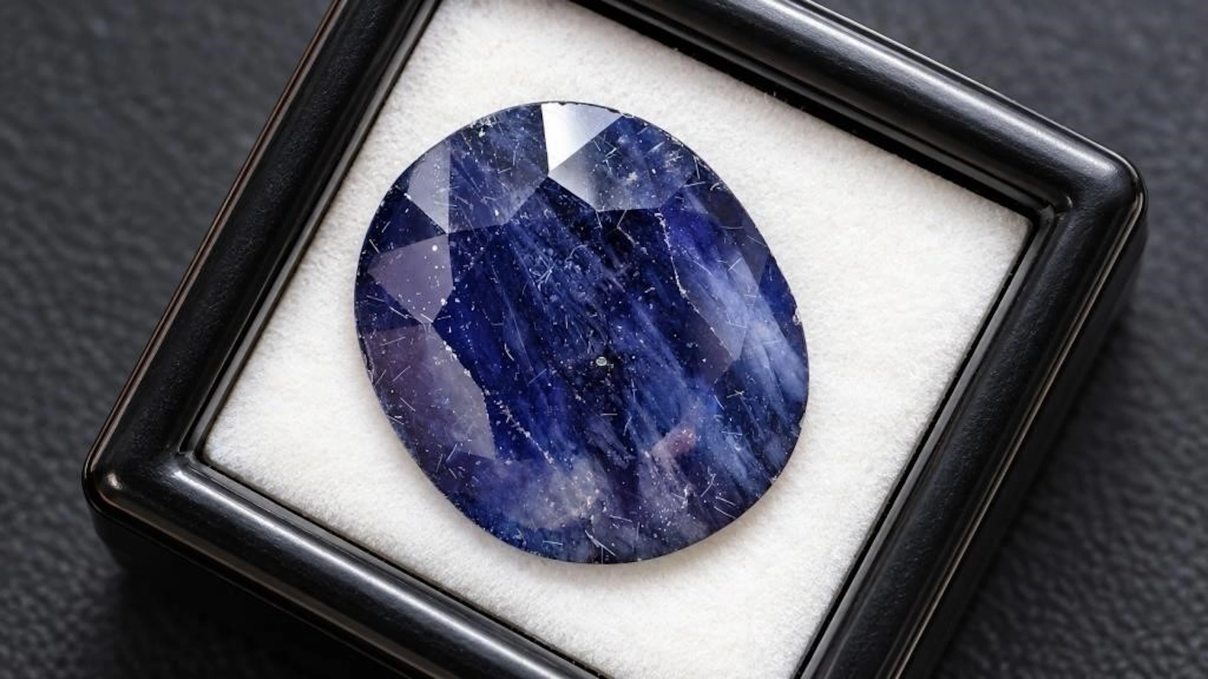 $400, Genuine sapphire (19ct)gemstone, retail valu