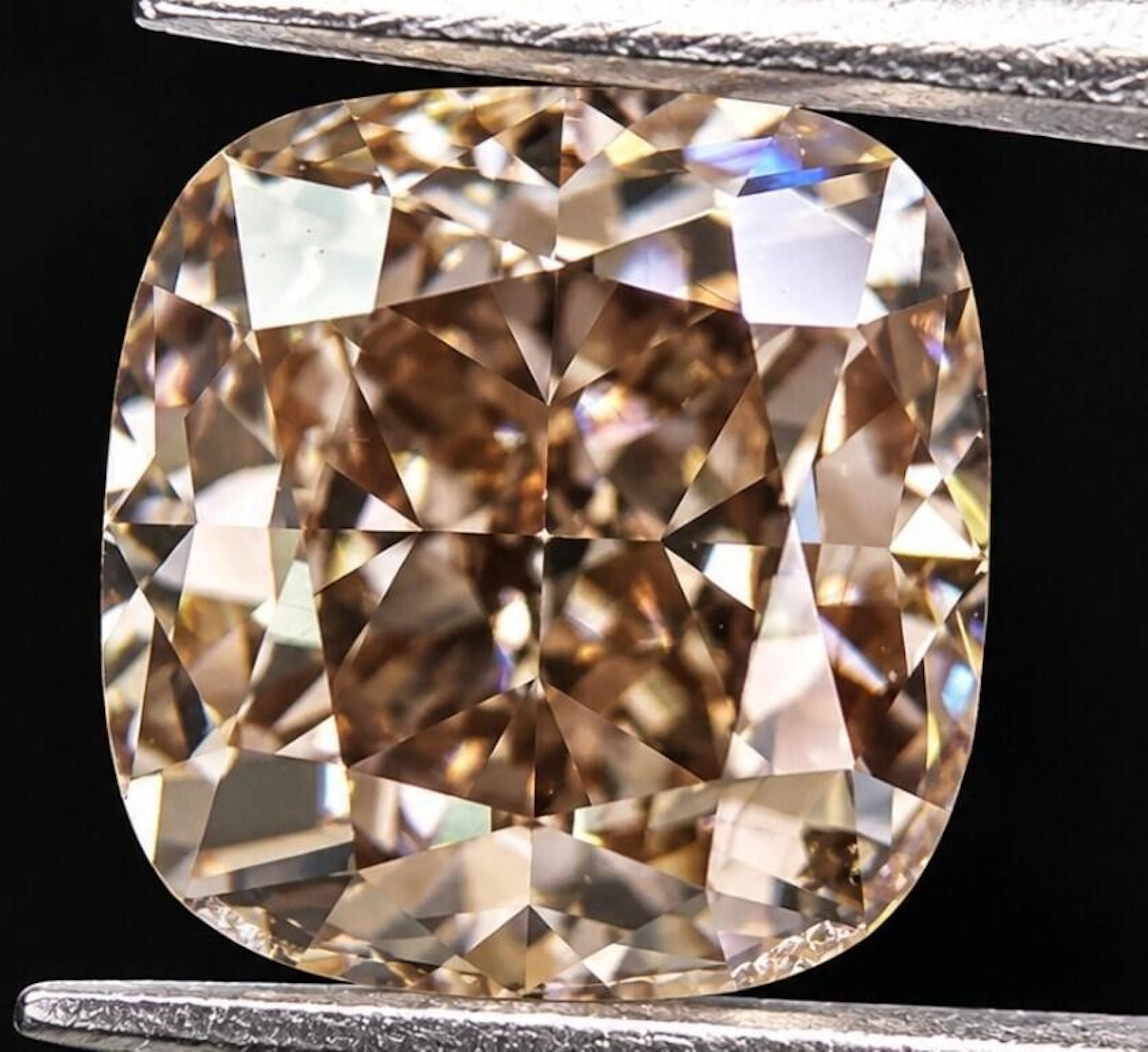 GIA Certified, natural diamond 0.57ct.Cushi