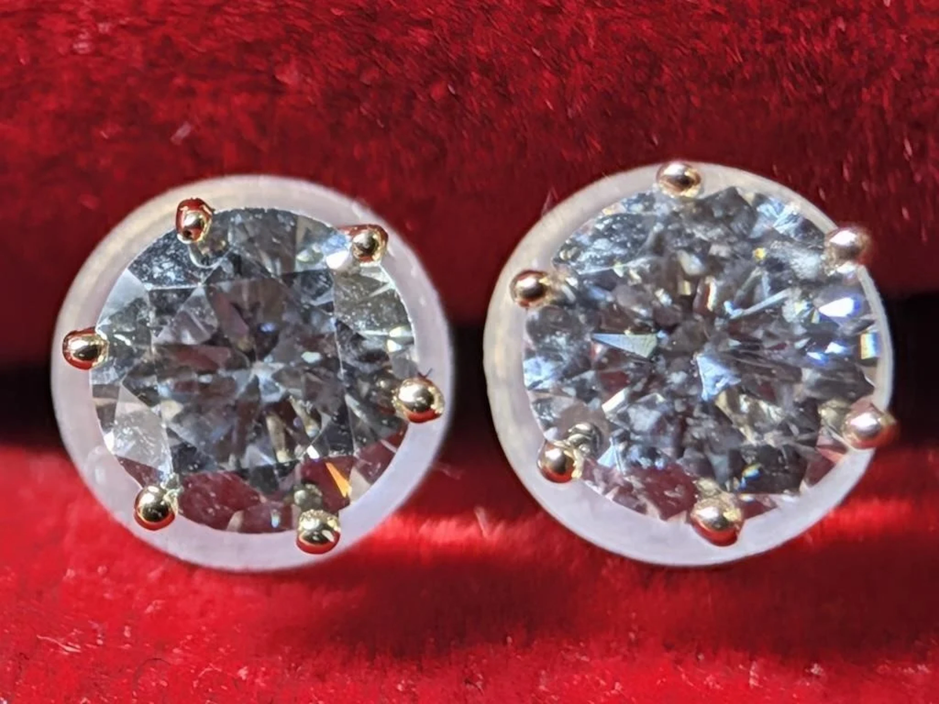 $600, 14ktLab Diamond (1ct)Earring, appraised/reta
