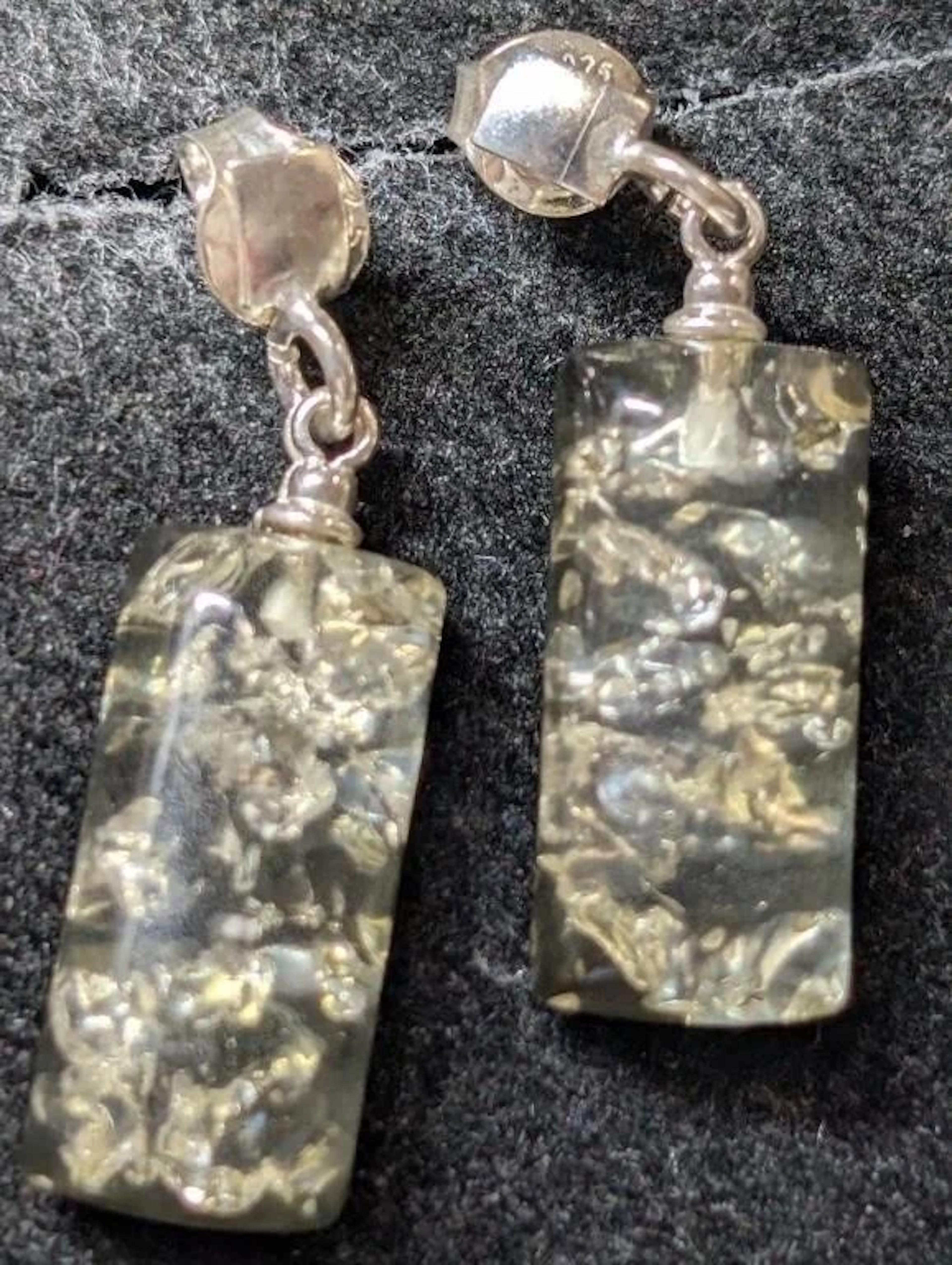 $50, SilveramberEarring, appraised/retail value $5