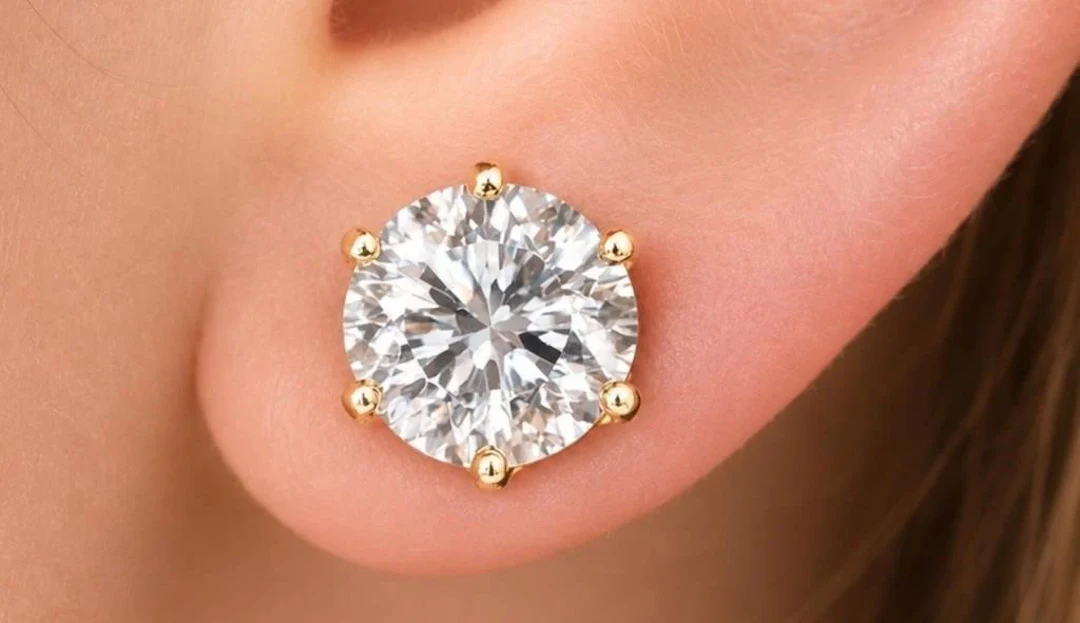 $1000, 14k lab diamond (0.4ct) earring, retail va