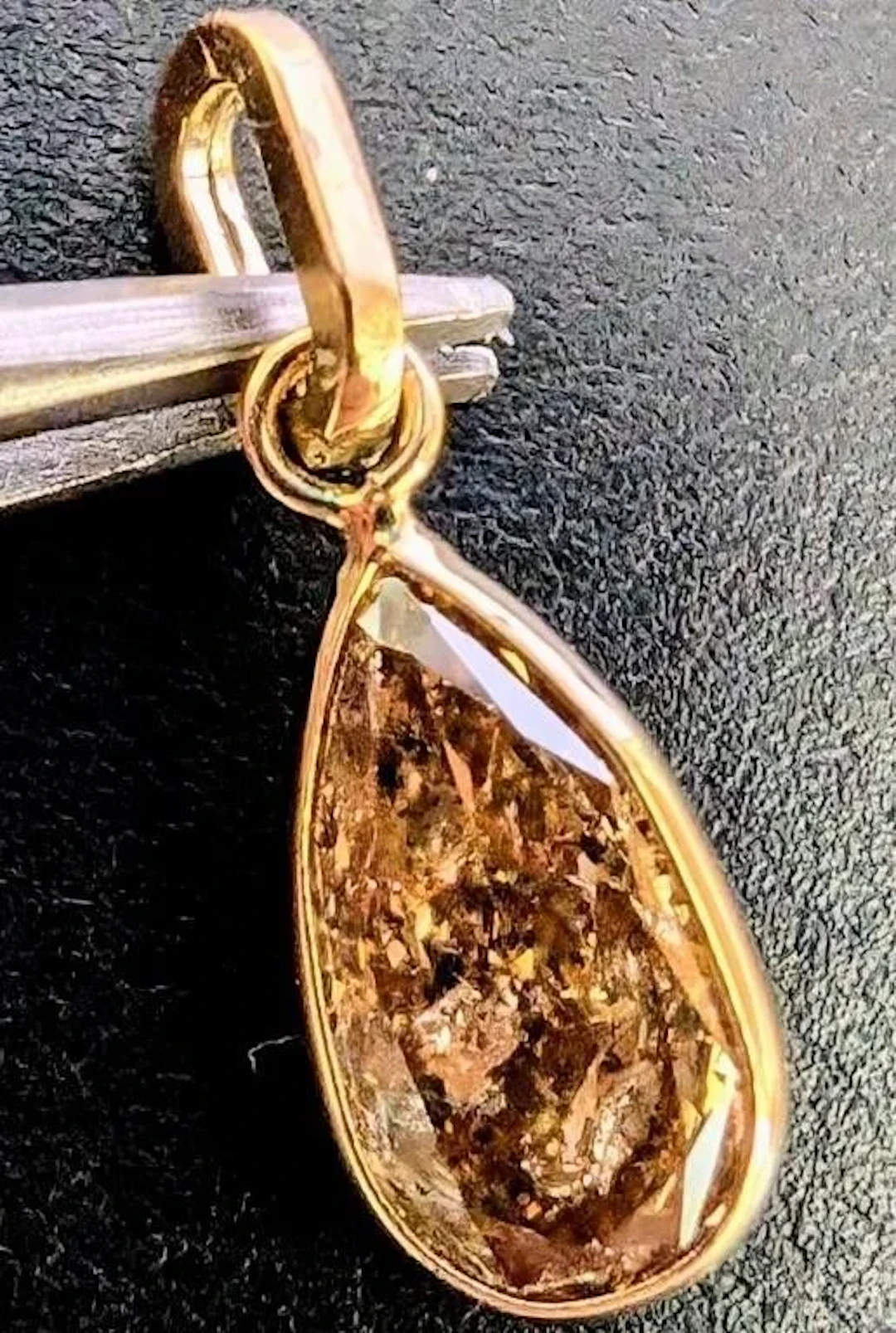 $2285, 10K(0.32g), NATURAL COLOR DIAMOND (1.02ct)P