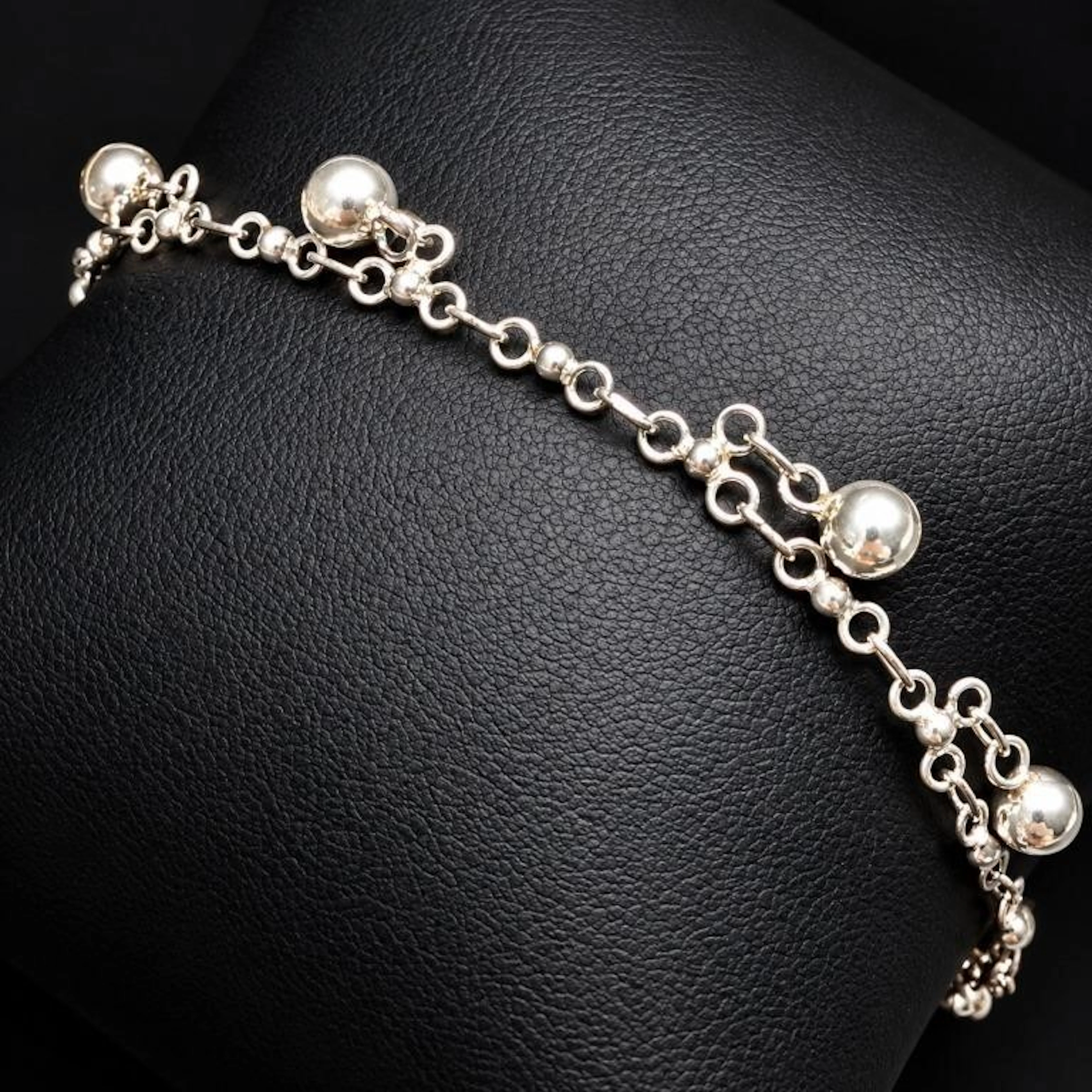 $170, silver(6.79g), anklet, retail value $170
