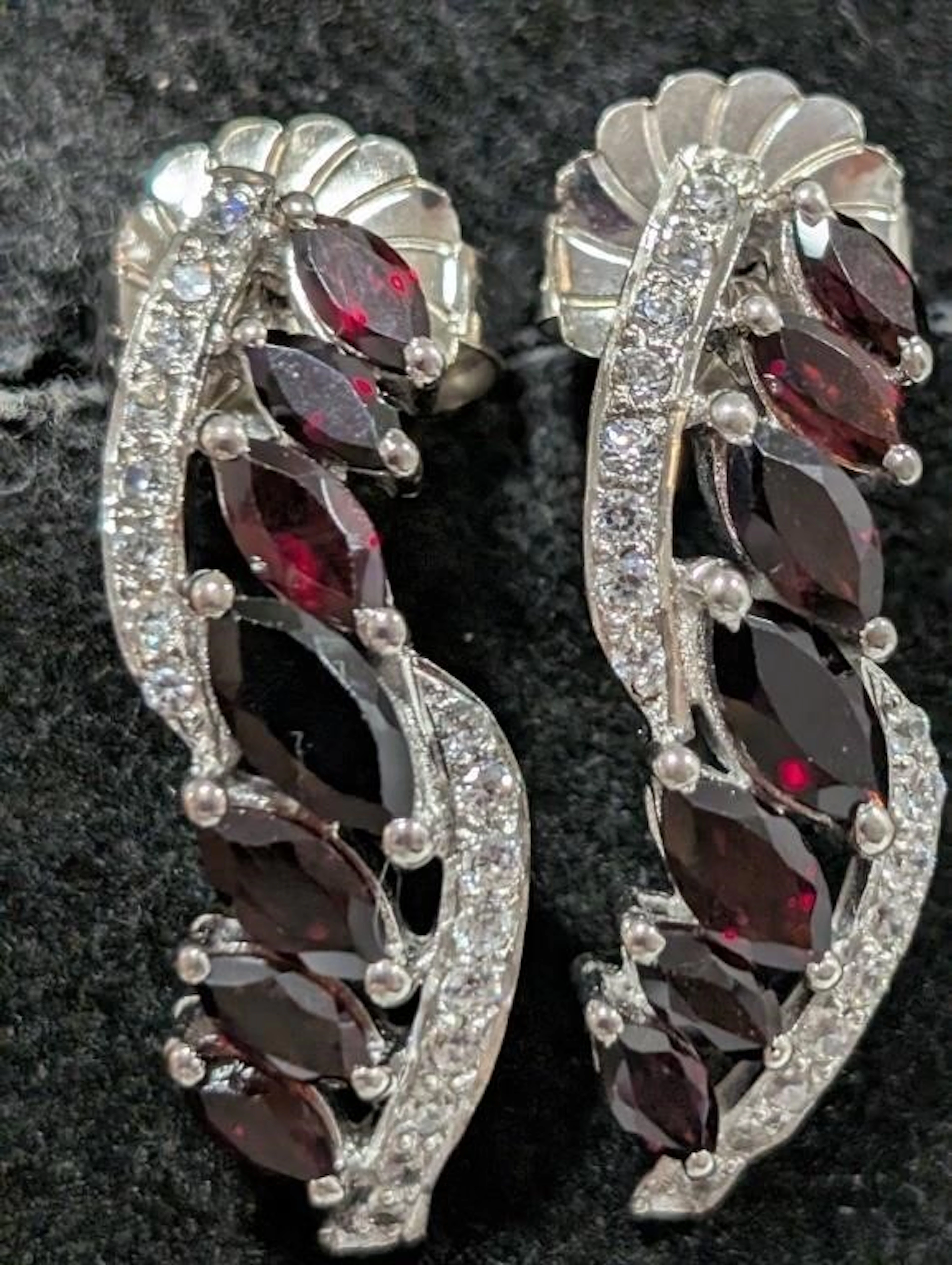 $135, Silver(5.28g), GarnetEarring, appraised/reta