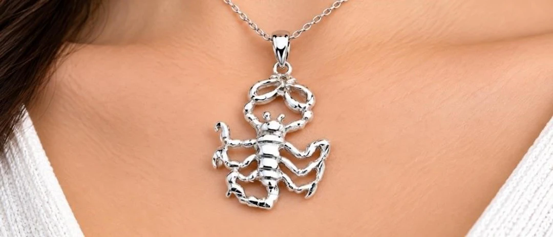 $50, silver(1.6g), pendant, retail value $50