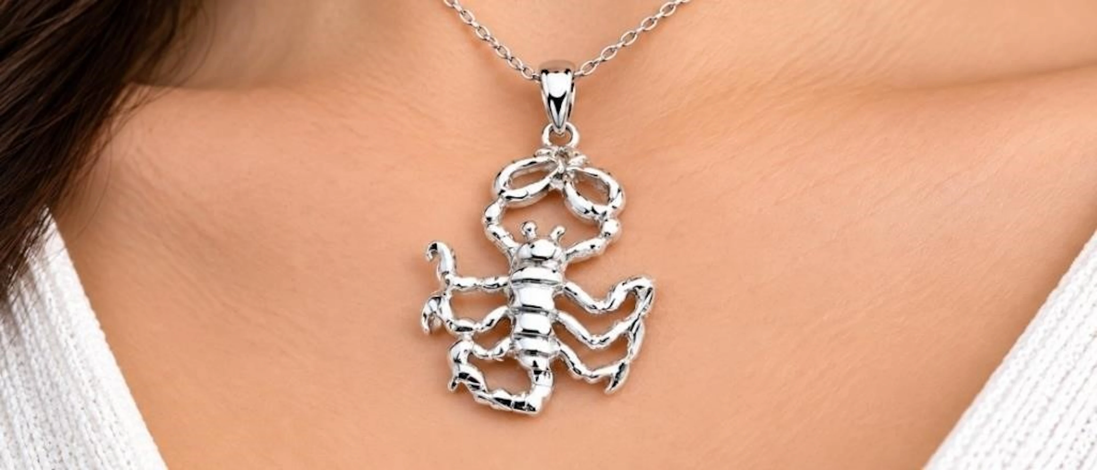 $50, silver(1.6g), pendant, retail value $50