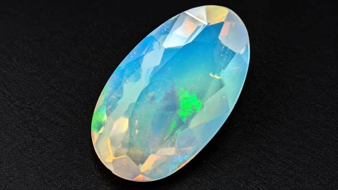 $300, Genuine opal (2.8ct)gemstone, retail value $