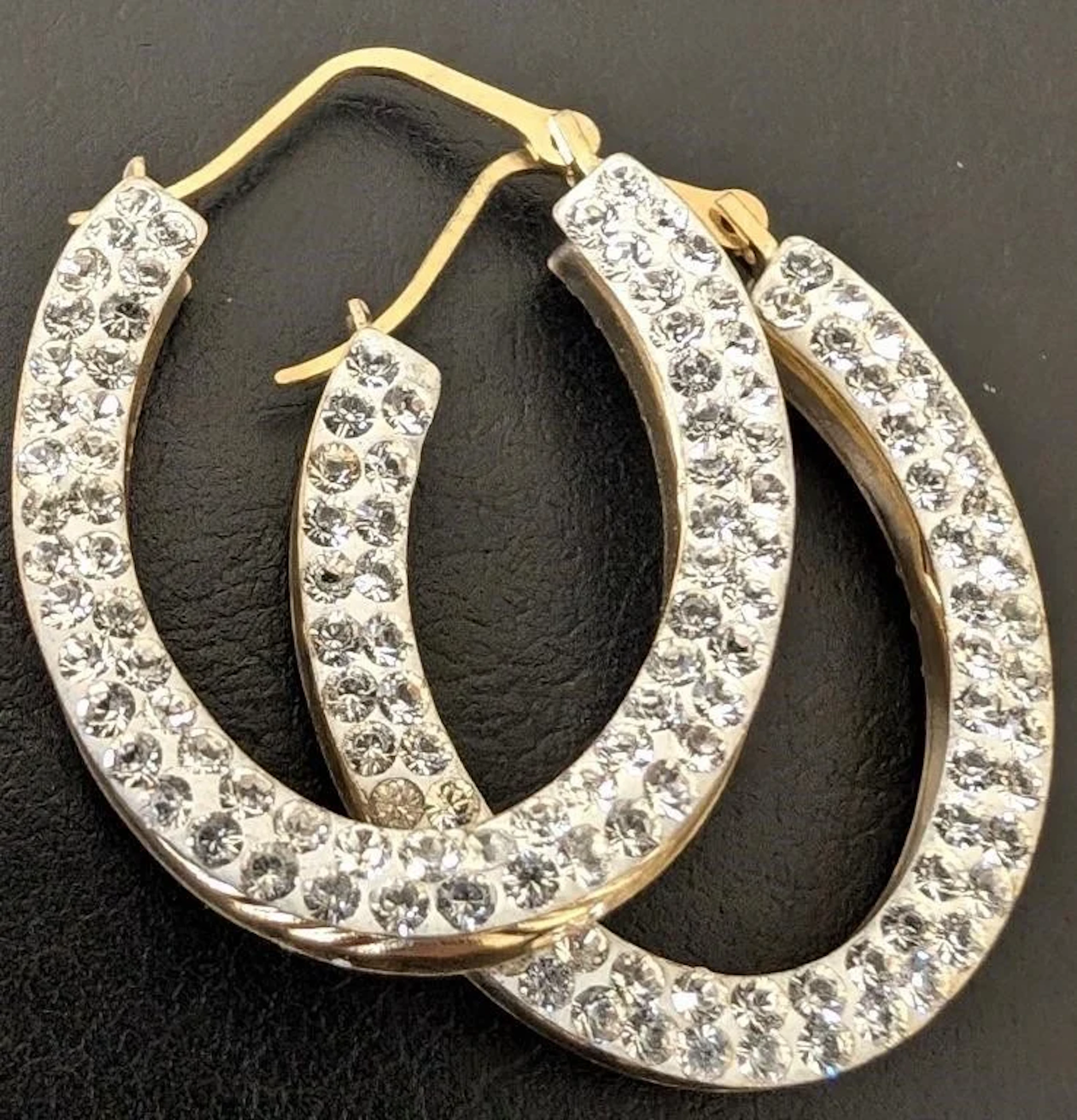 $1400, 10k(2.04g), crystal hoop earring, retail v