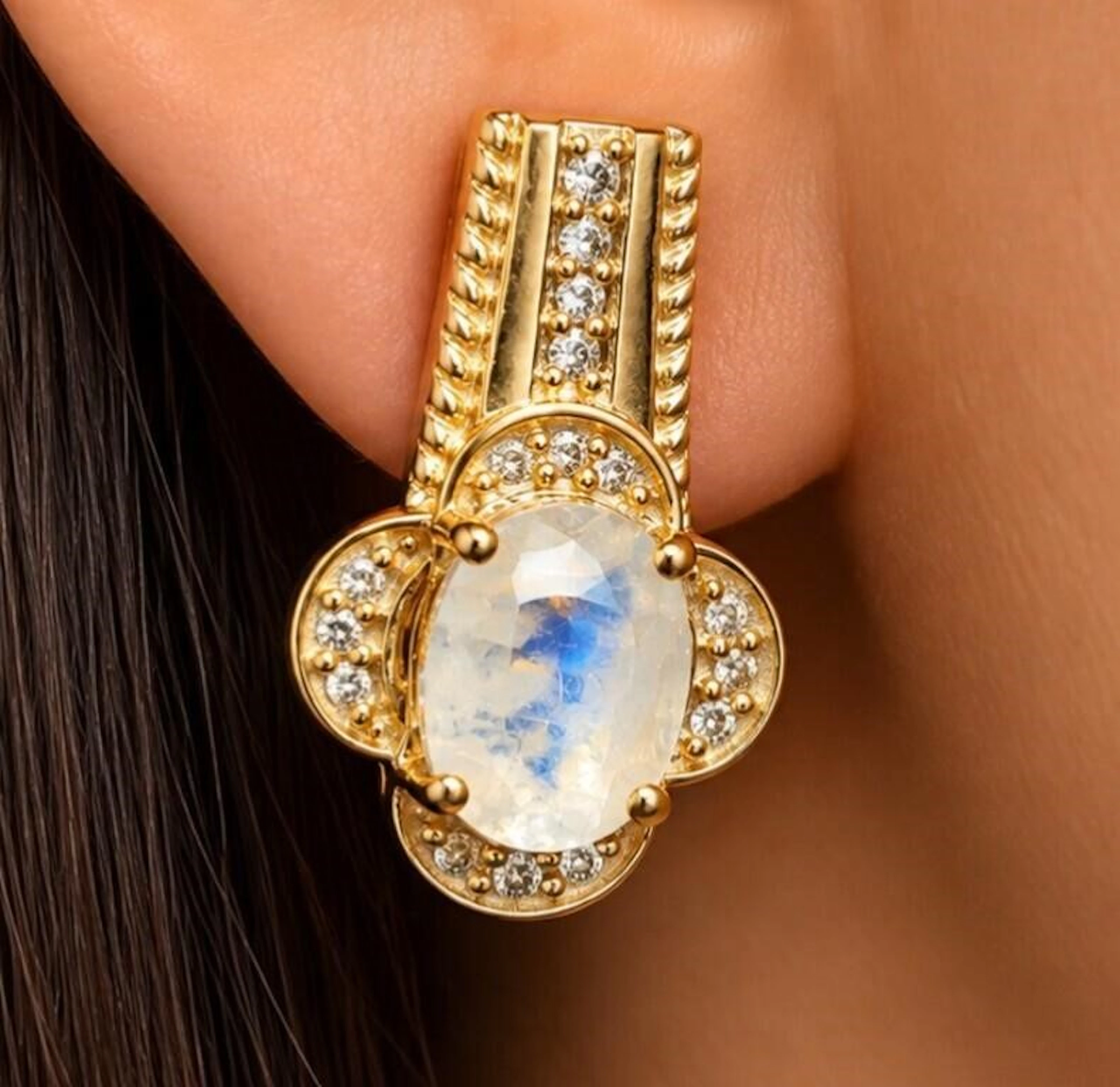 $320, silver(5g), moonstone (1.5ct)earring, retai