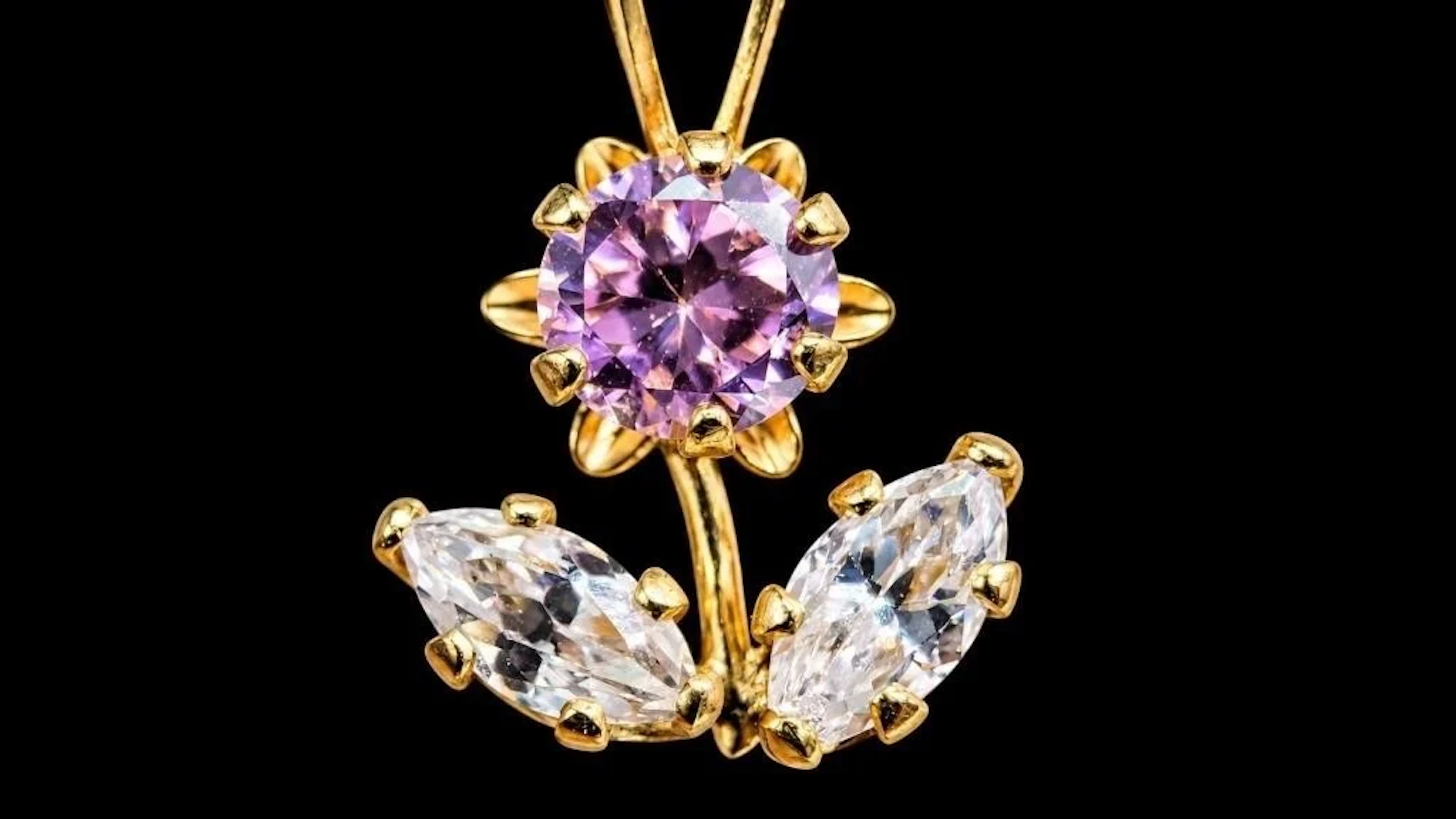 $180, 10kcubic zirconiapendant, retail value $180