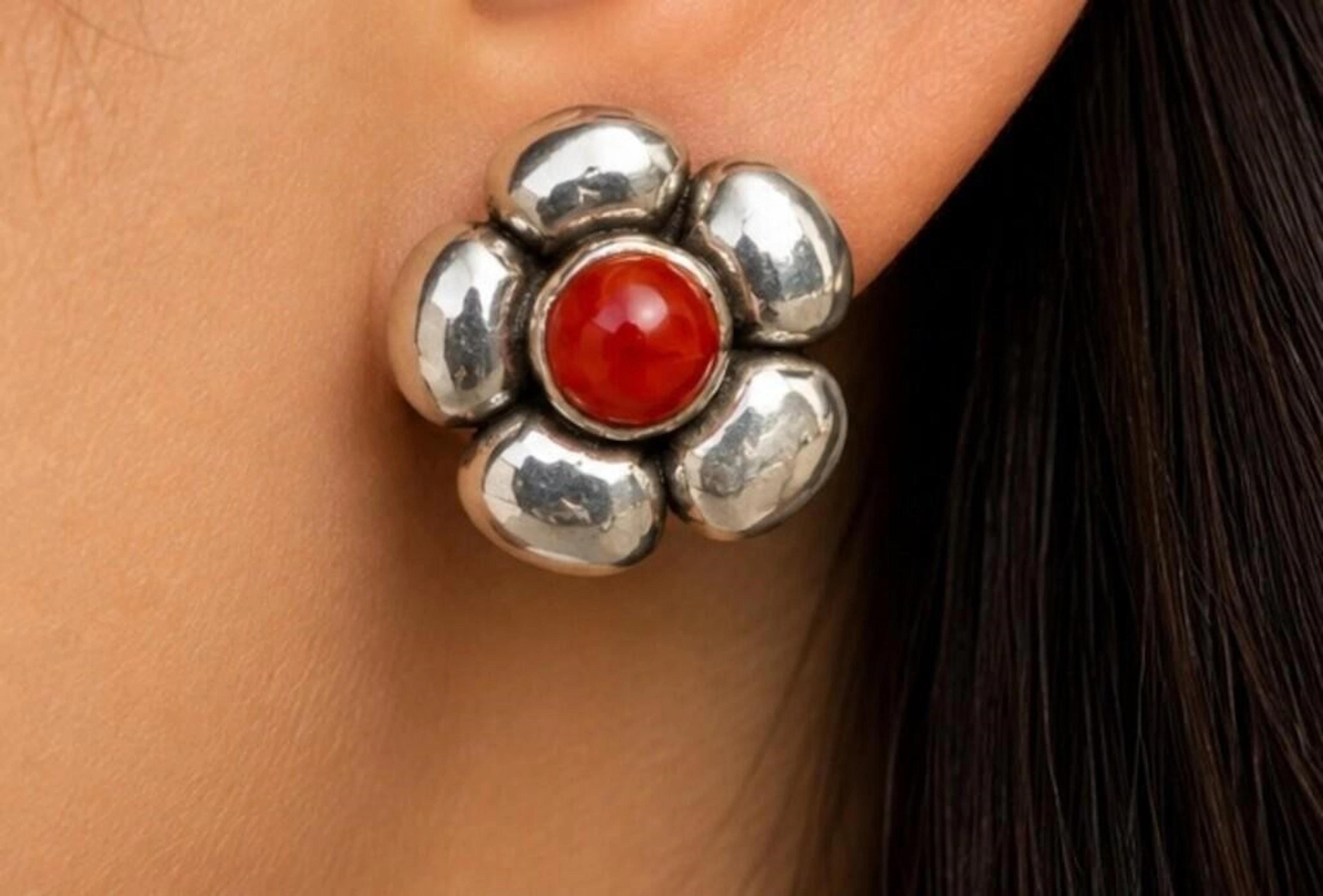 $120, silver(2.14g), earring, retail value $120