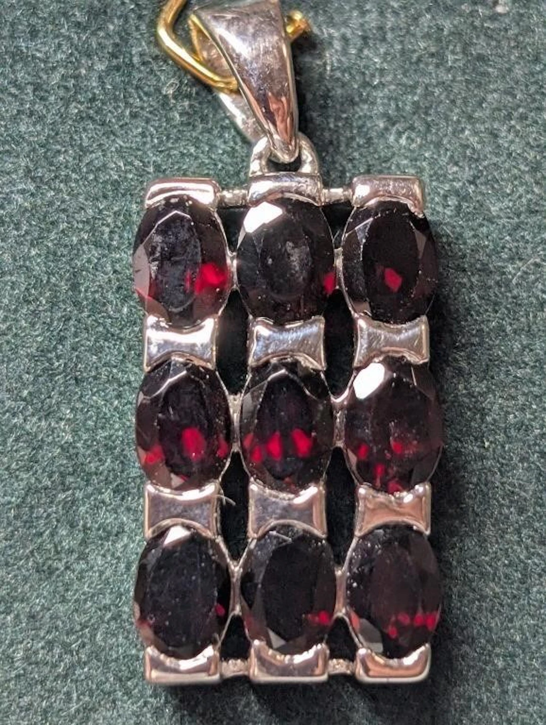 $110, Silver(4.27g), Garnet (app 9ct)Pendant, appr