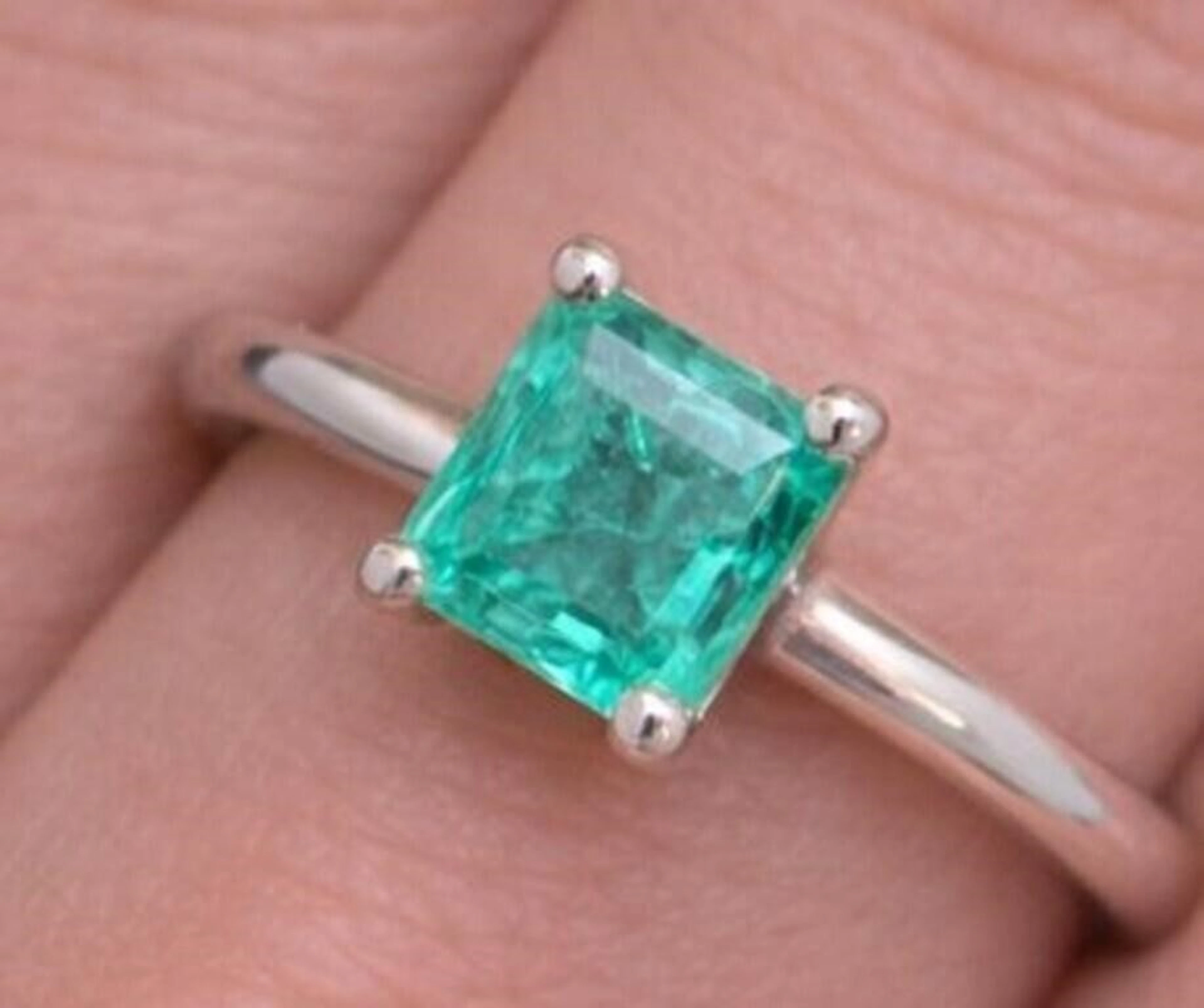 $2245, 10K(2.56g), Emerald (0.55ct)Ring, size 5.25