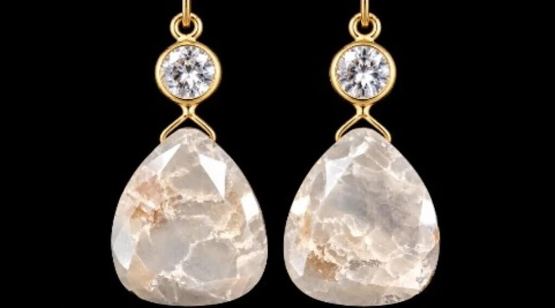 10k(1.1g), diamond (4ct), diamond (0.4ct)earring