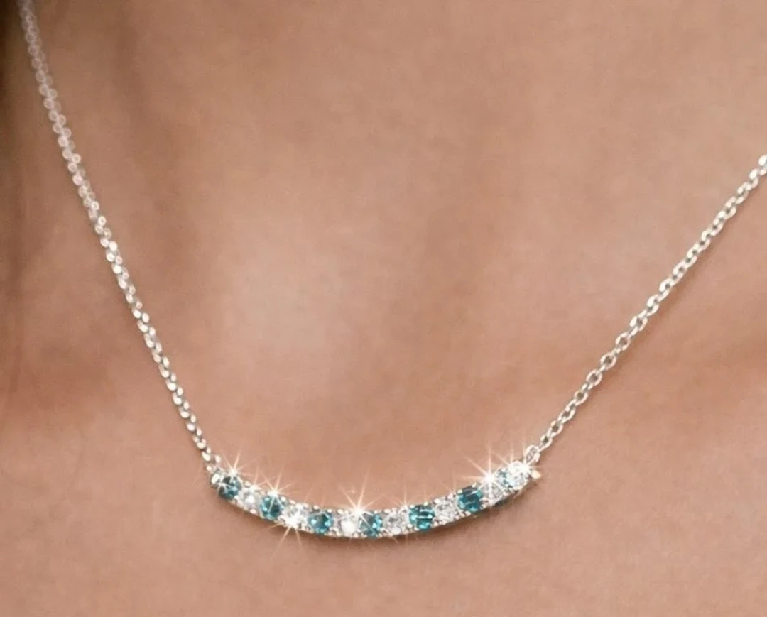 $3600, 10k(1.83g), natural diamond (0.21ct) neckl