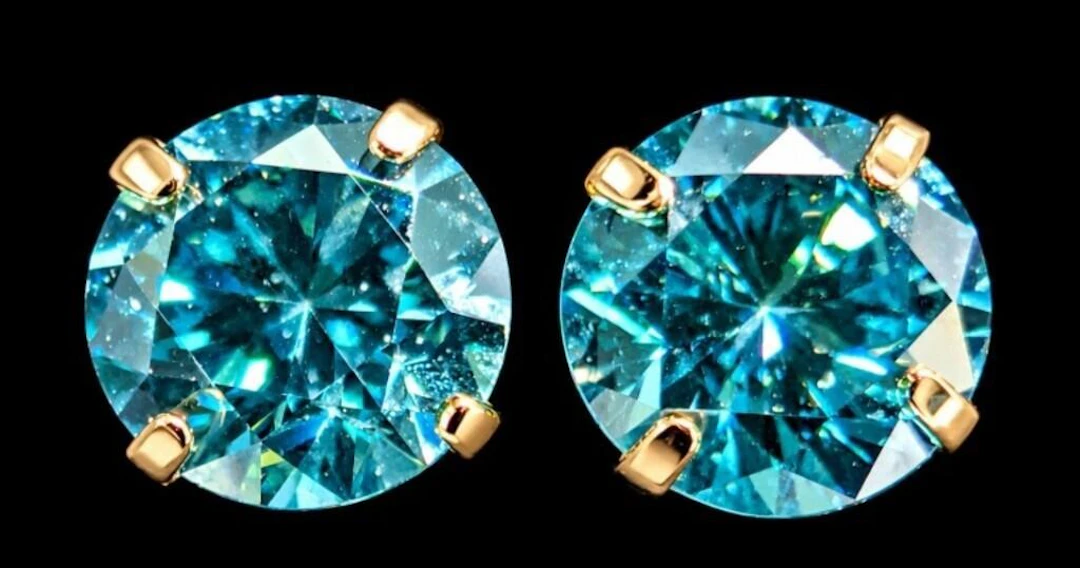 $800, 14k(0.29g), lab diamond (0.42ct)earing, reta
