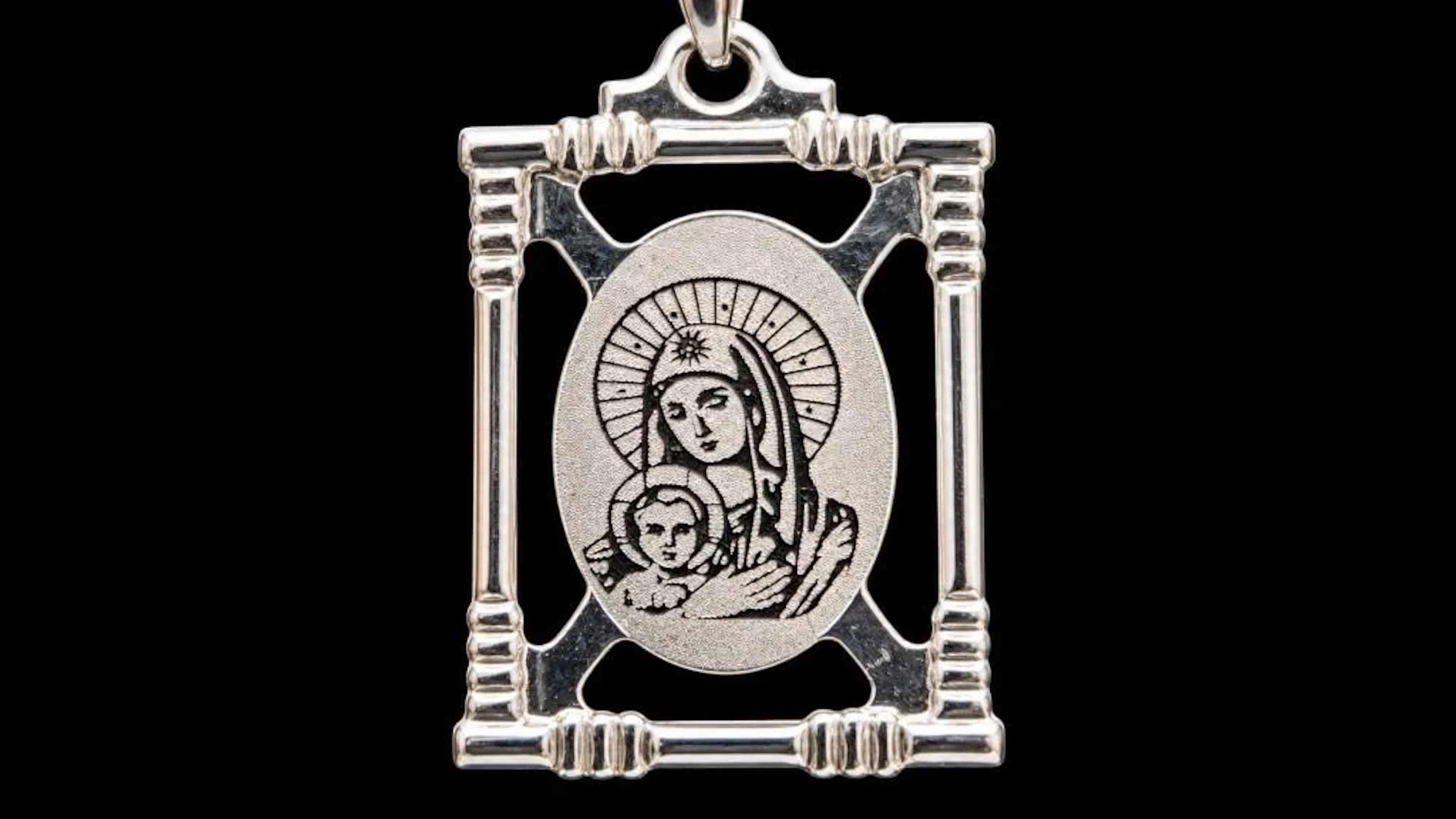 $200, 10k(0.75g), pendant, retail value $200