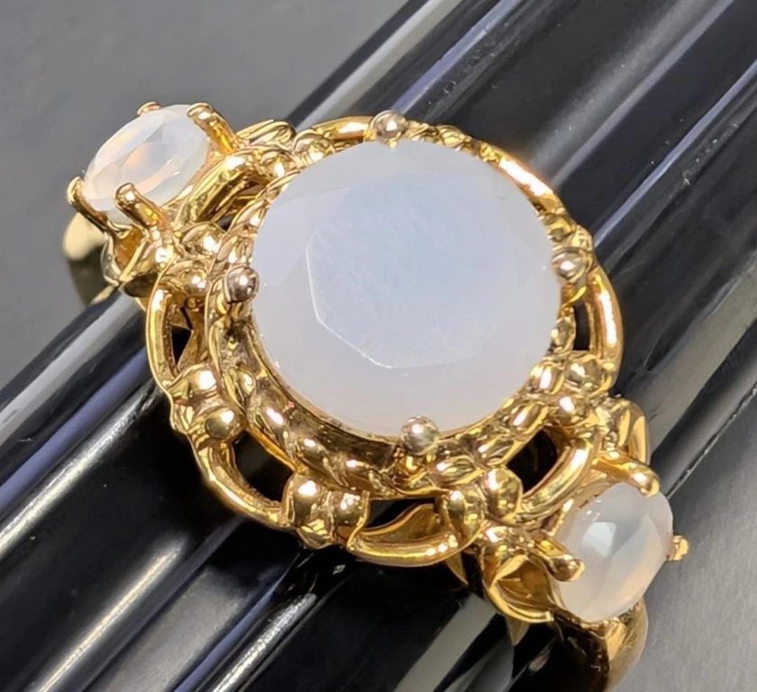 $320, silver (4.1g), genuine gemstonering, size 7.