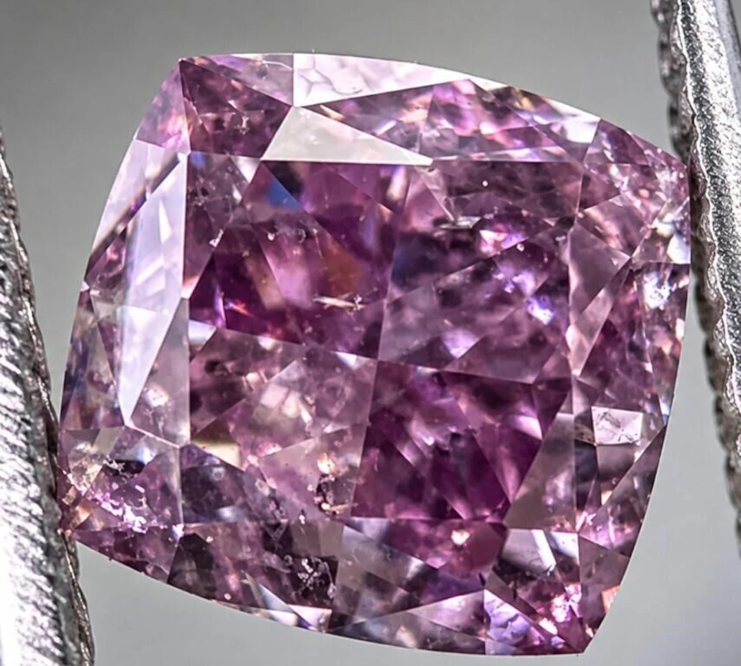 $2800 GIA Certified, natural diamond 0.23ct.CUSHIO