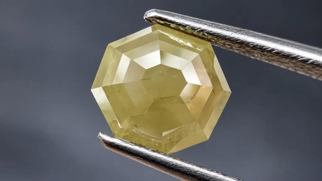 $3200, fancy color diamond (1.6ct)gemstone, retail