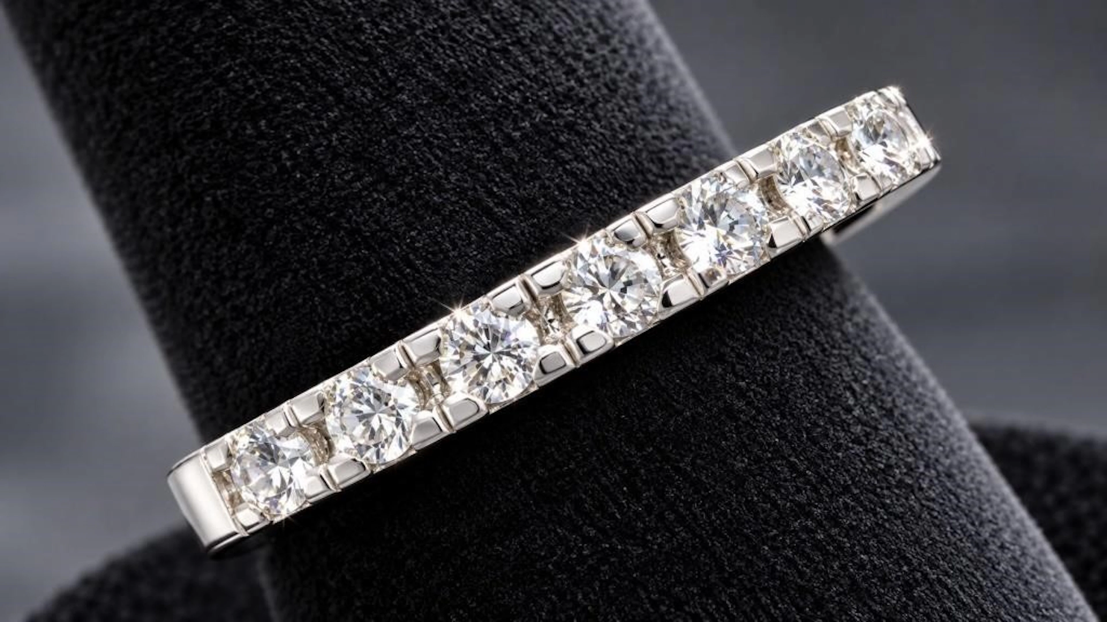 $55, Silver(2.23g), czRing, size 7, appraised/reta