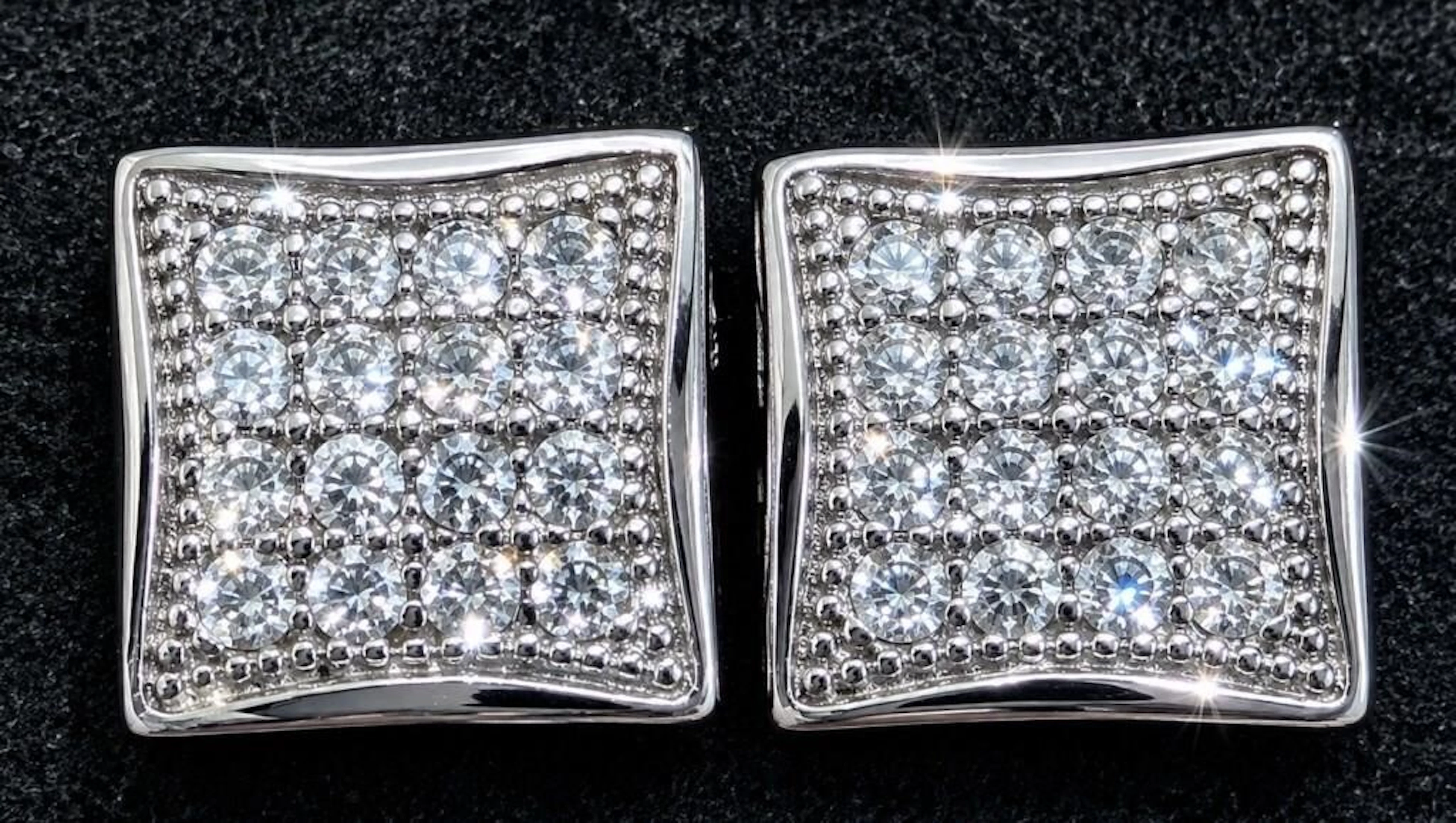 $1700, 10k(1.6g), natural diamond (0.33ct) earrin