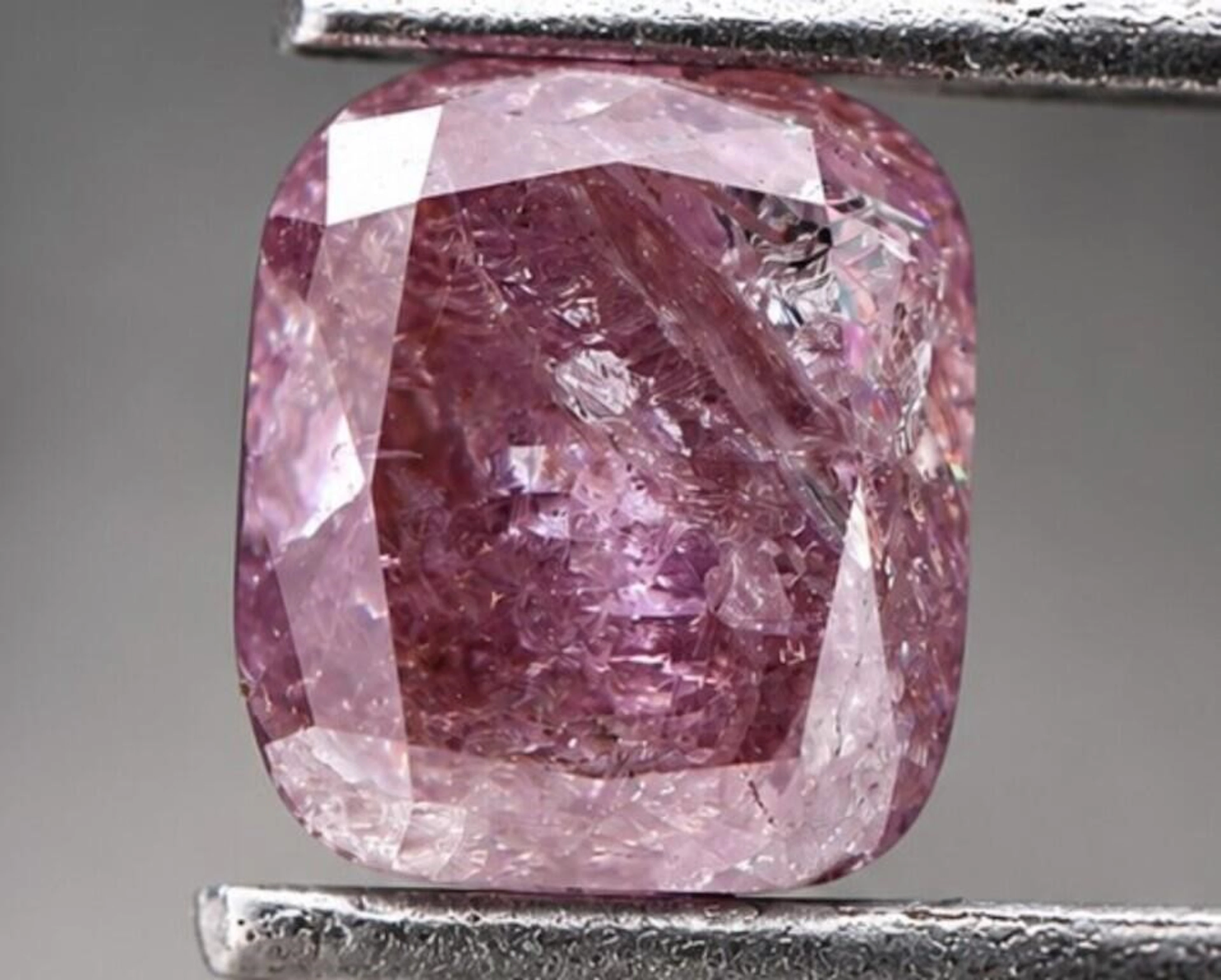$94909* GIA Certified, natural diamond 1.55ct.Roun