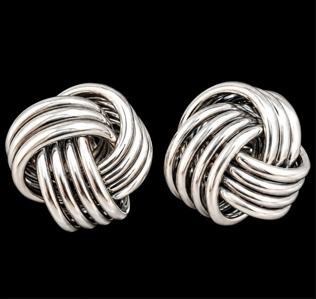 $60, silver(1.66g), earring, retail value $60