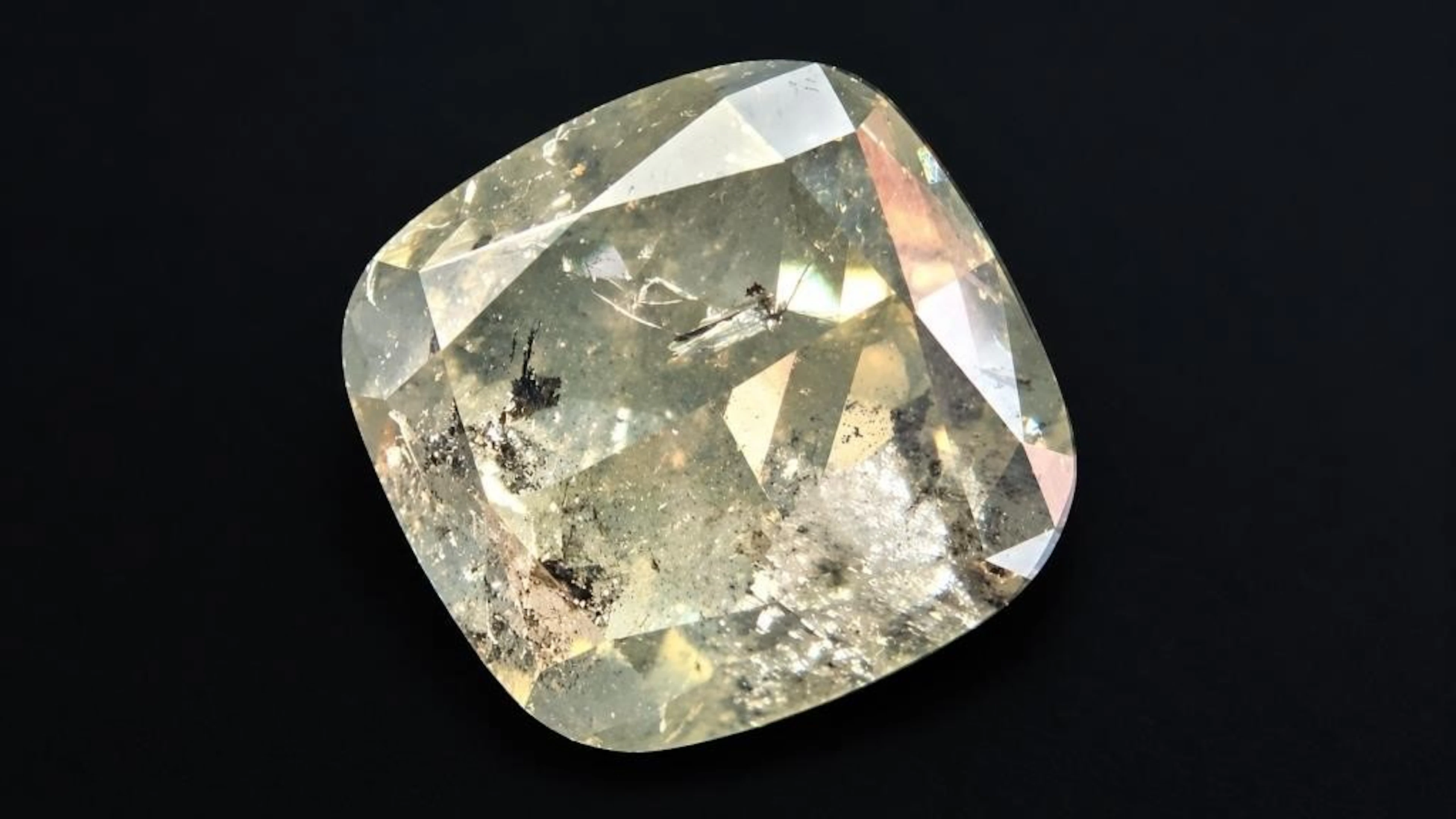 $2800, natural diamond (0.9ct)gemstone, retail val
