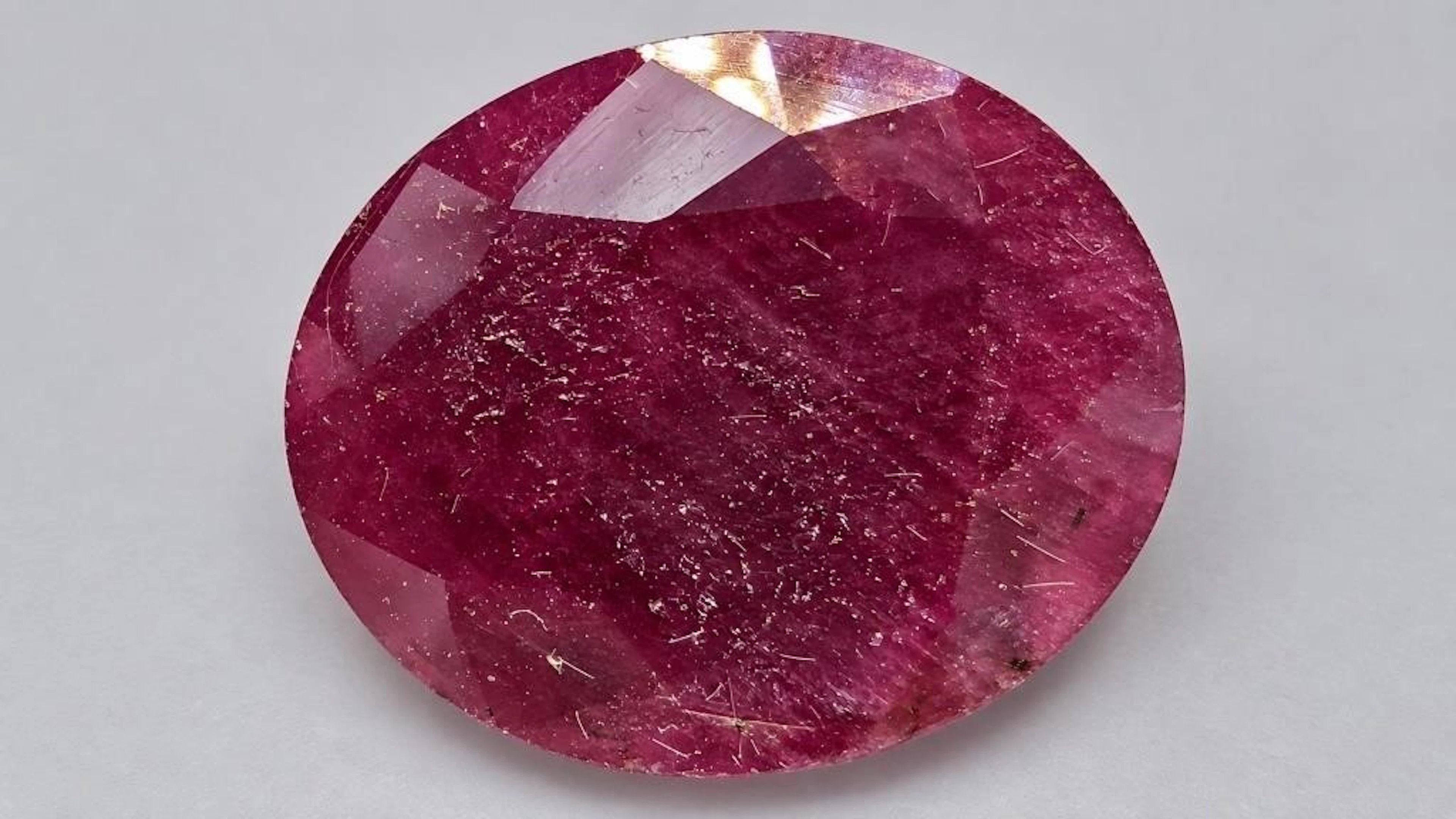 $1600, Genuine enhanced ruby (7.6ct)gemstone, reta