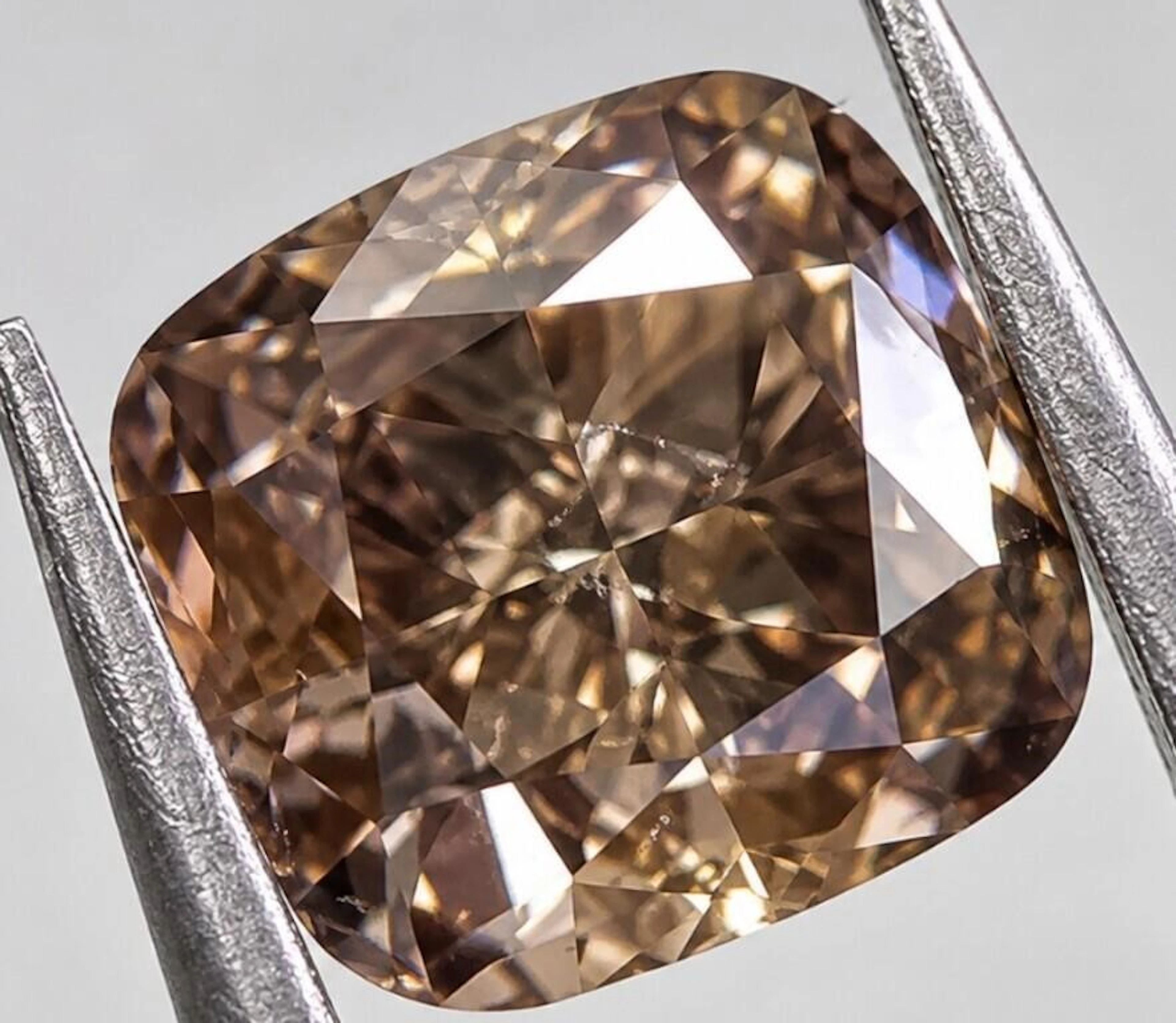 GIA Certified, natural diamond 0.56ct.Cushio