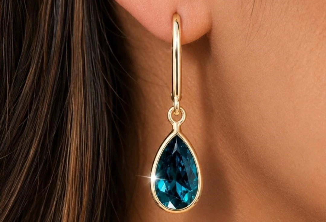 $2000, 10k(0.47g), blue lab diamond (1.2ct)earring