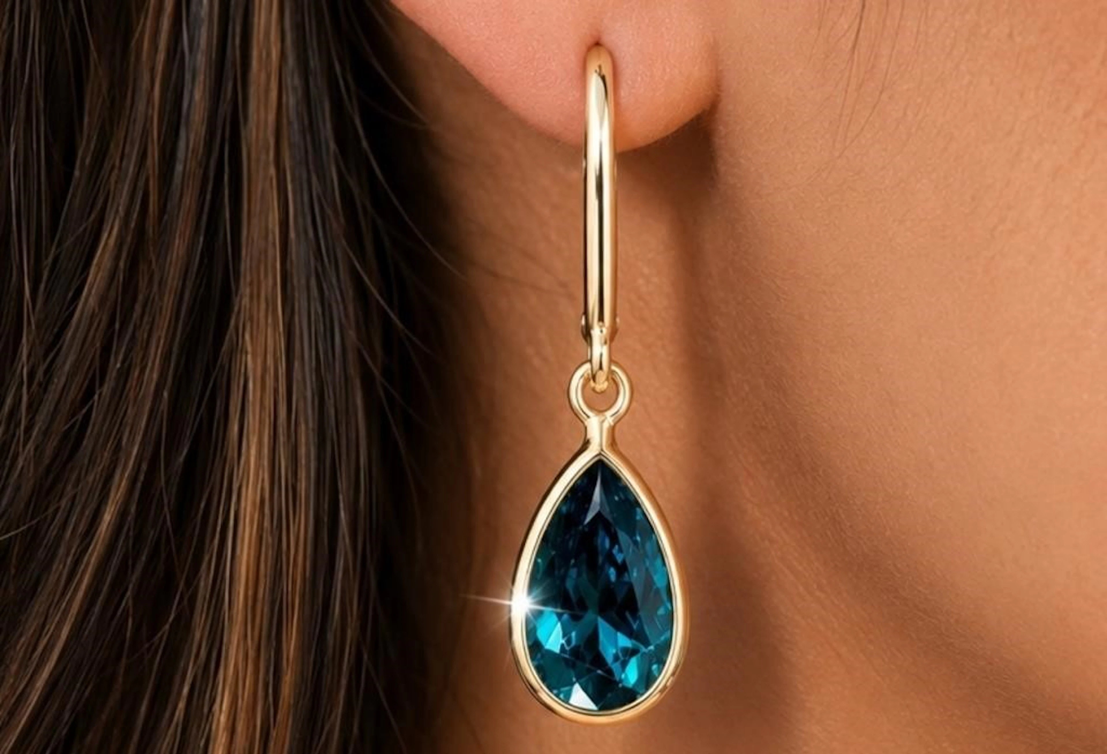 $2000, 10k(0.47g), blue lab diamond (1.2ct)earring