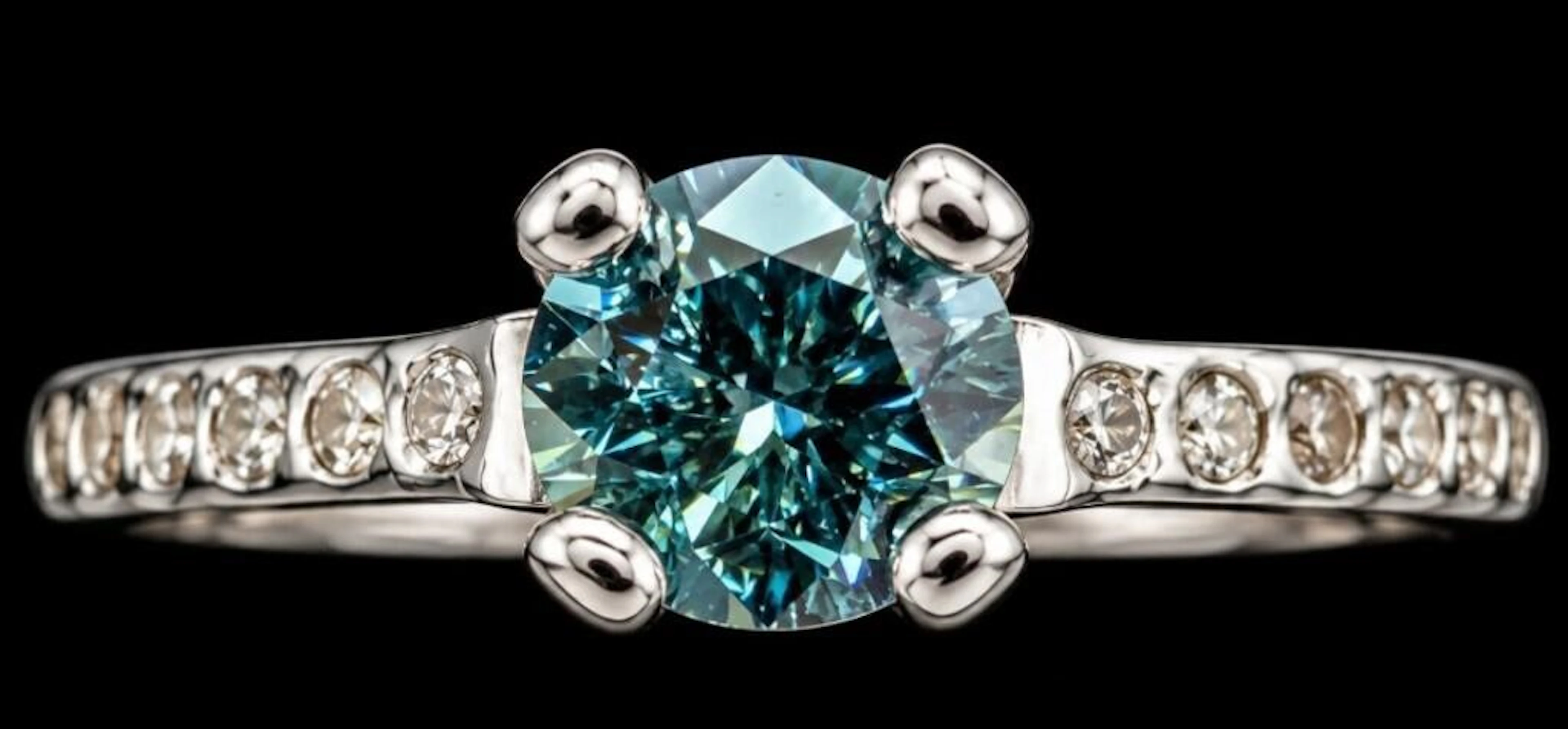 $2400, 10k(1.6g), blue lab diamond (0.35ct), cz (0