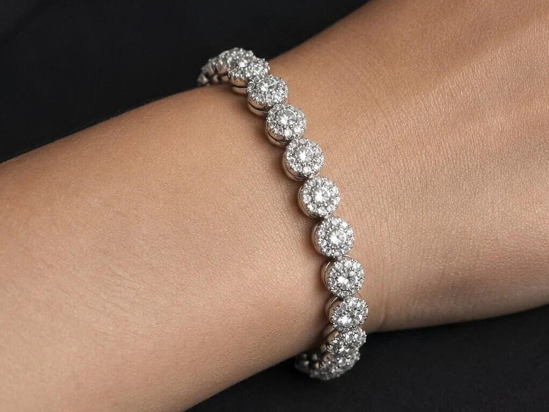$4650, 14k(7.5g), natural diamond (1ct) bracelet 7