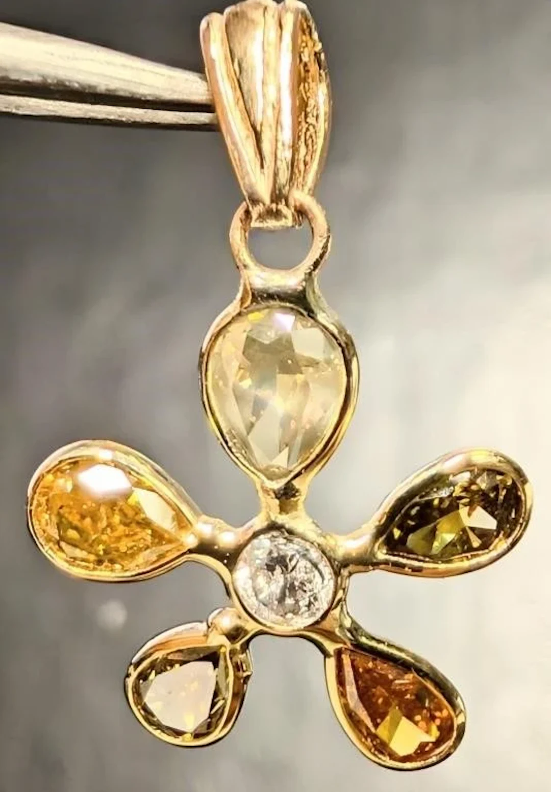 $2935, 14K(0.67g), NATURAL DIAMOND (1.1ct)PENDANT