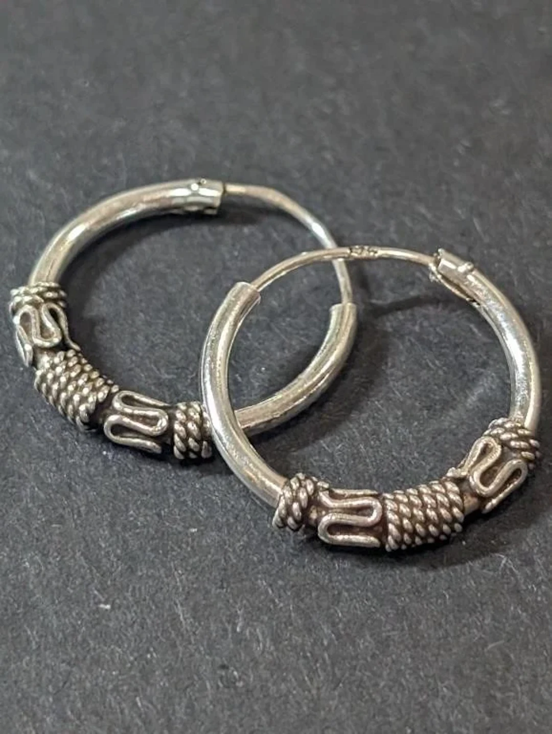$60, Silver(2.86g), hoopEarring, appraised/retail