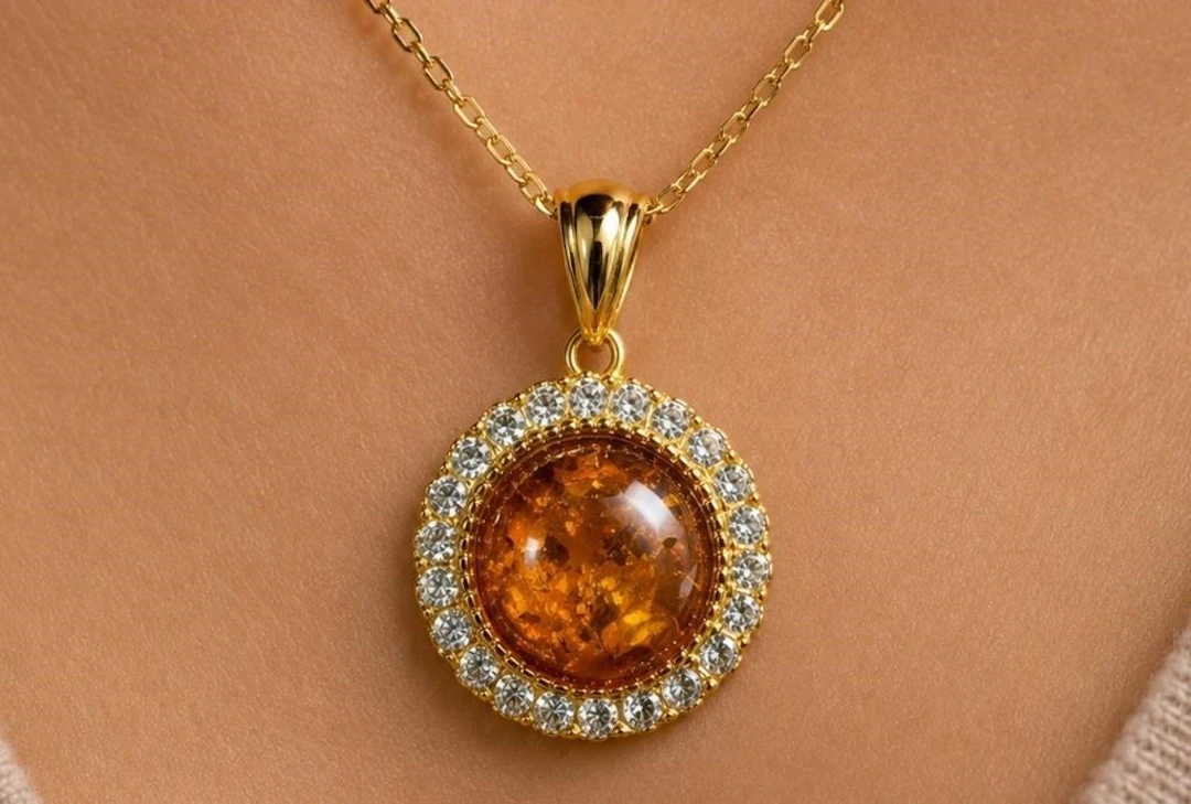 $320, silver(4.52g), amber neckalce 16-18", reta