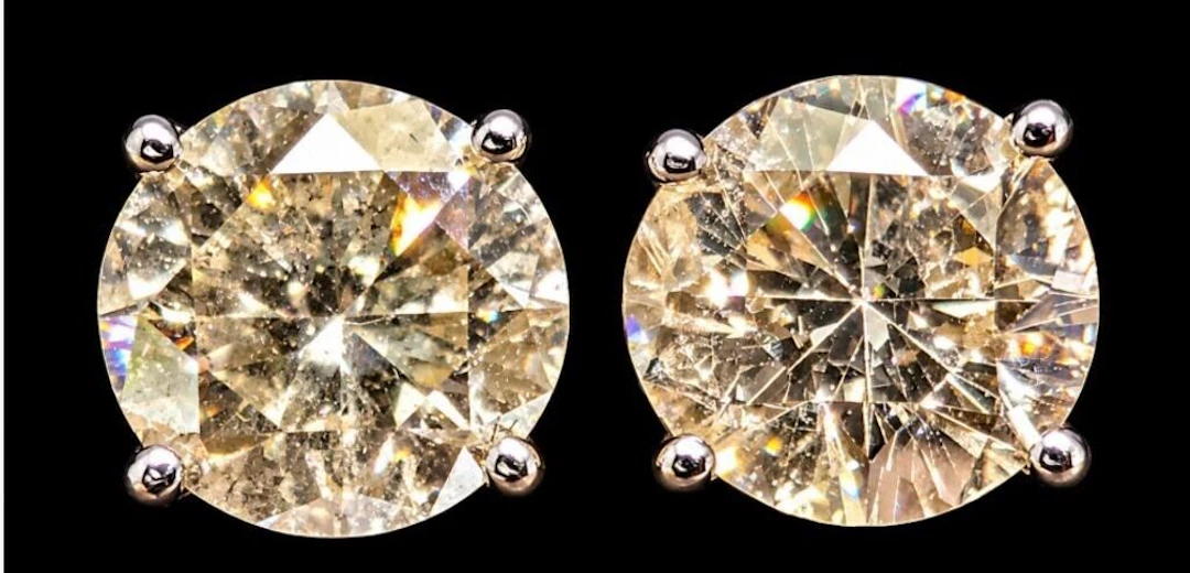 $18000, 14k(1.6g), diamond (2.7ct)earring, retail