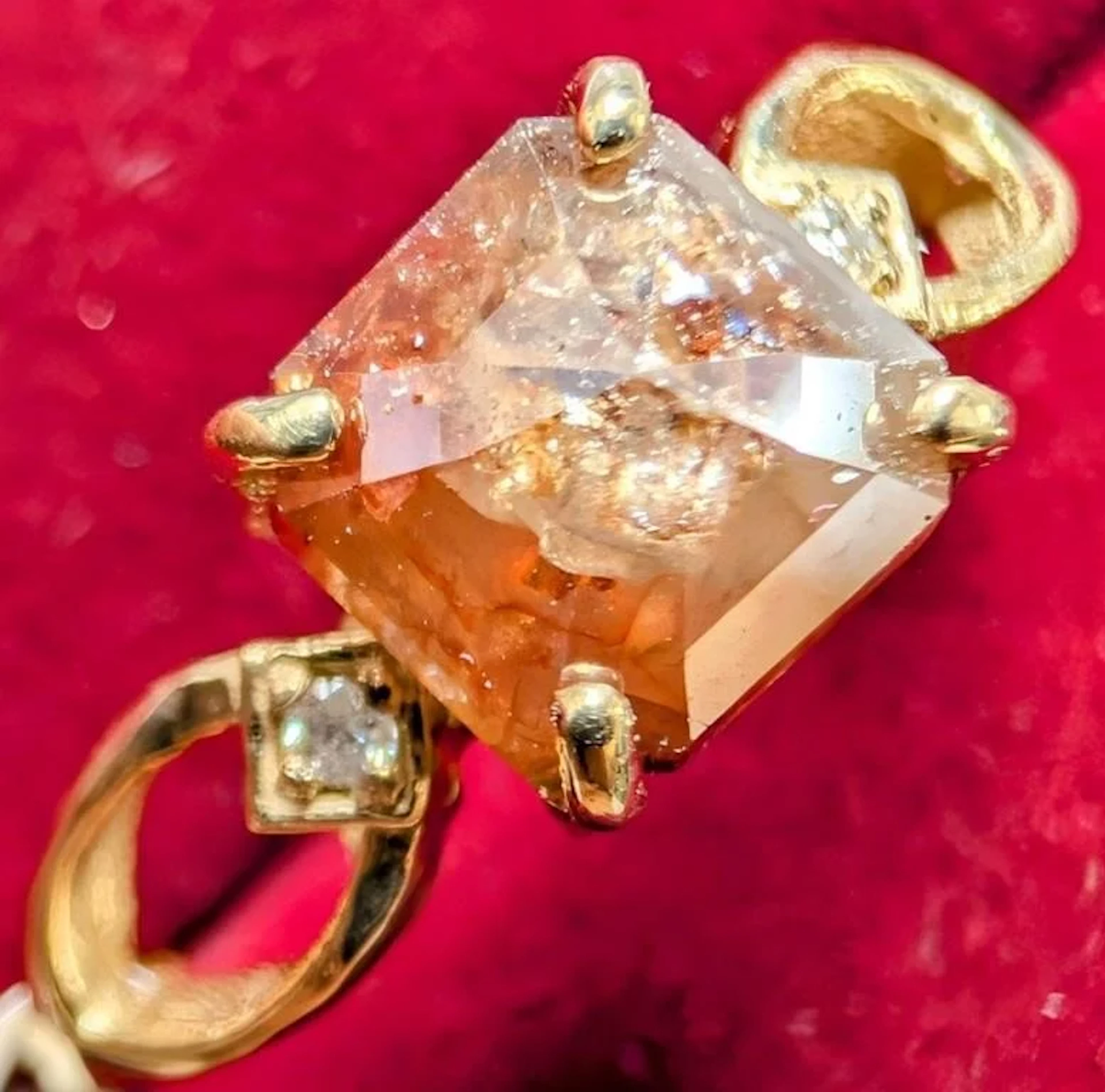 $5100, 10K(1.95g), NATURAL COLOR DIAMOND (1.65+0.
