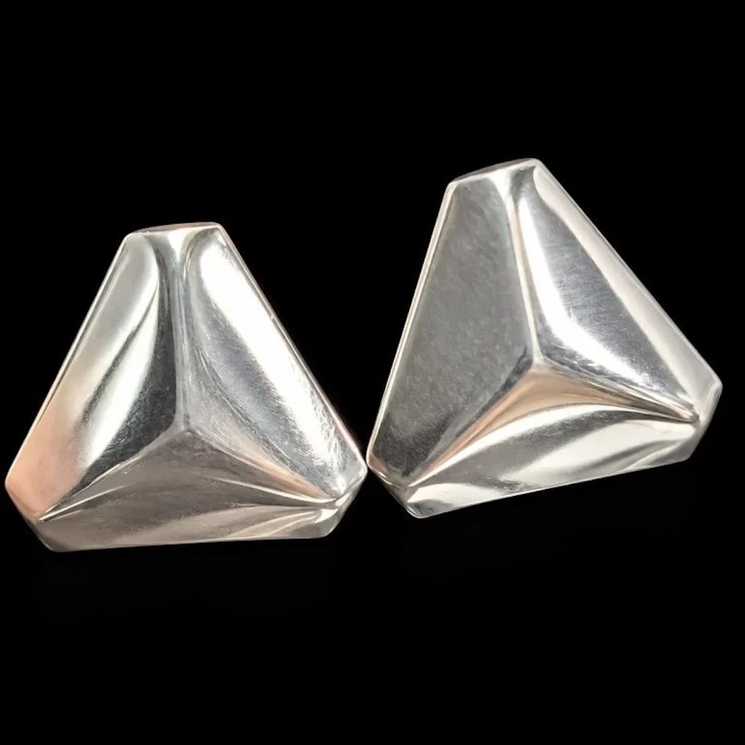 $90, silver(2.98g), earring, retail value $90