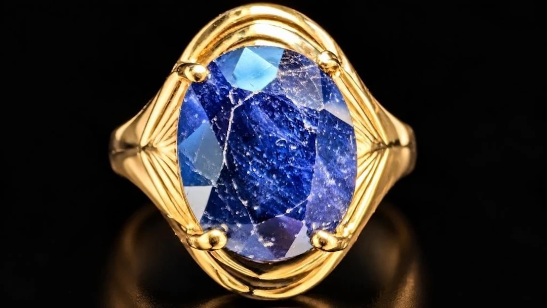 $5200, 10k(5.51g), sapphire (9ct)ring, size 7.5, r